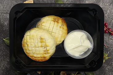 Сырники с изюмом и кремом, 250г