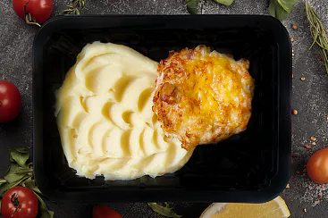 Котлета куриная с пюре и соусом бешамель, 220г